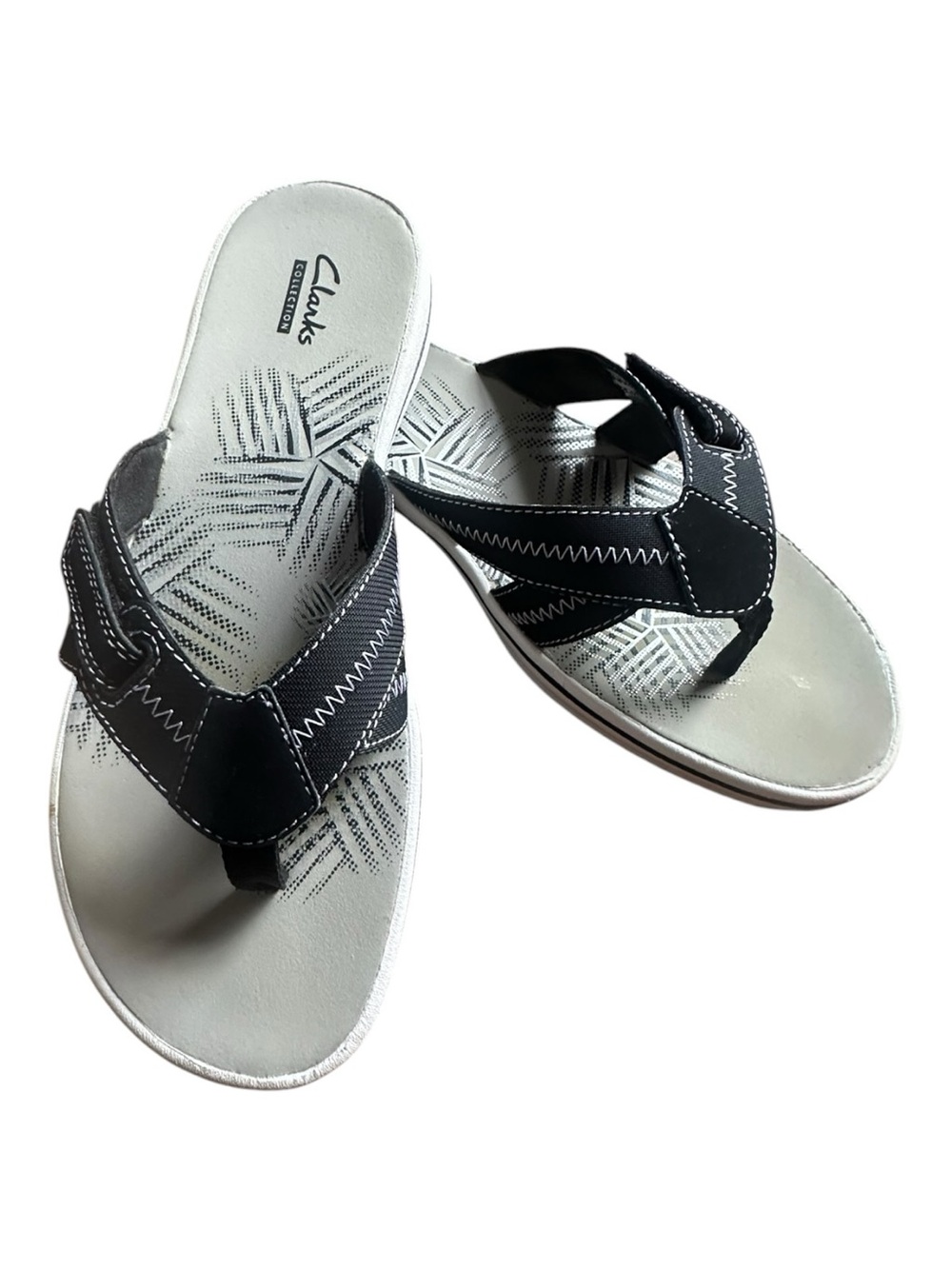 Clarks Women’s Brinkley Calm Sandals – Black/White Thong Style – Size 8M - Picture 3 of 11